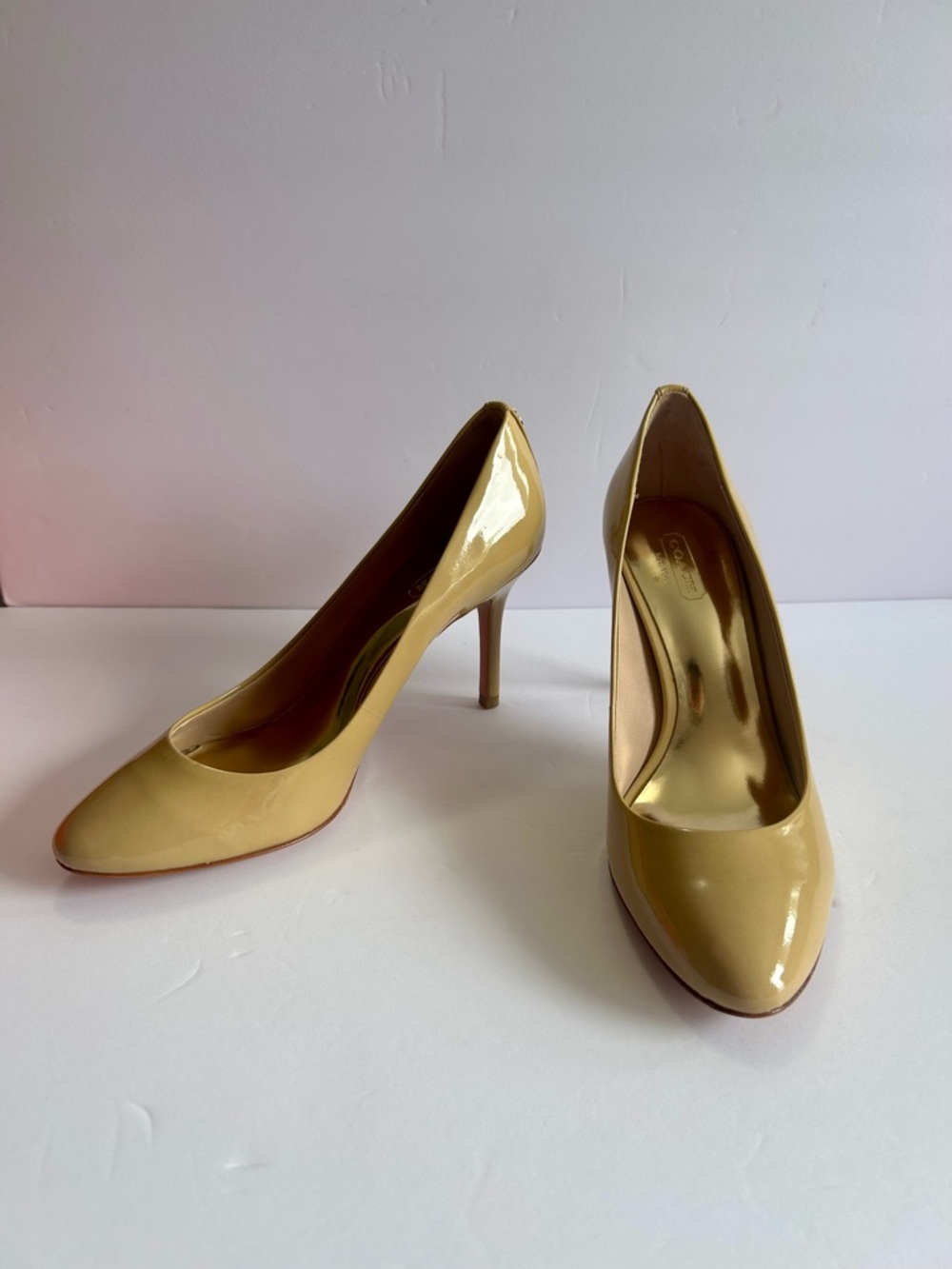 COACH Pumps in Cappuccino Color - Picture 3 of 6